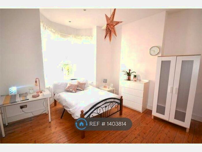 6 Bedroom Semi-Detached House To Rent In Crystal Palace Road, East Dulwich, Brixton, Camberwell, Forest Hill, SE22