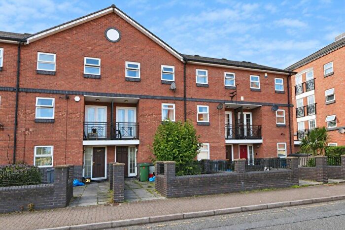 5 Bedroom Town House For Sale In Schooner Way, Cardiff, CF10