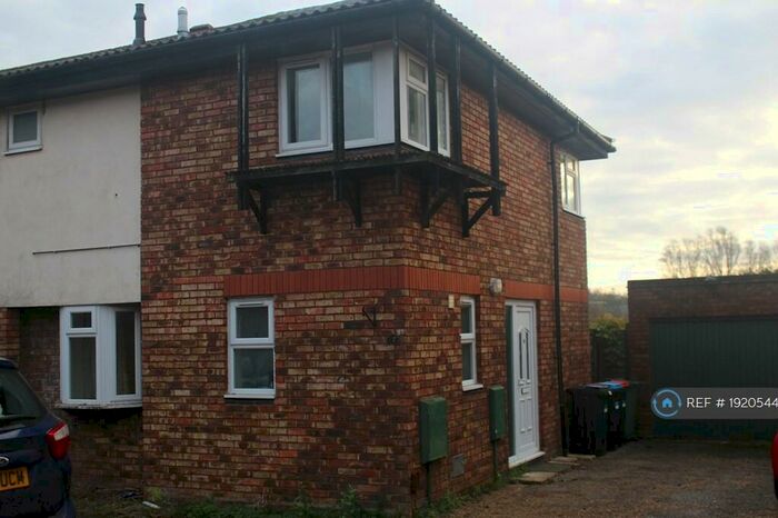 3 Bedroom Semi-Detached House To Rent In Quinton Drive, Bradwell, Milton Keynes, MK13