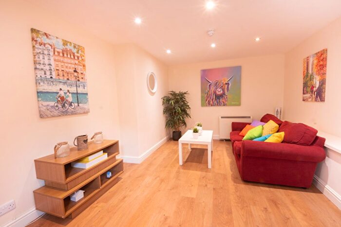2 Bedroom Flat To Rent In Great Darkgate St, Aberystwyth, SY23