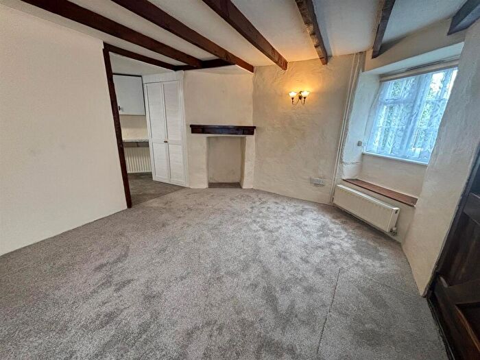 1 Bedroom Semi-Detached House To Rent In St. Stephens Hill, Launceston, PL15