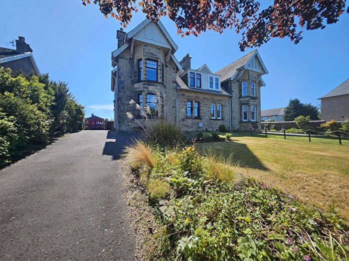 4 Bedroom Semi-Detached House For Sale In Stevenston Road, Kilwinning, KA13