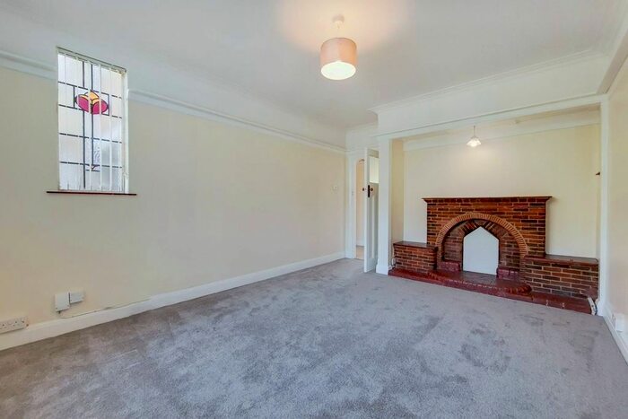 3 Bedroom Semi-Detached House To Rent In Elm Park, Harrow, Stanmore, HA7