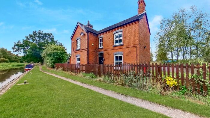 3 Bedroom Detached House To Rent In Lock House, Wychnor, Burton-On-Trent, Staffordshire, DE13