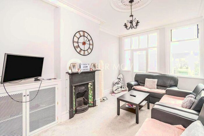 5 Bedroom Detached House To Rent In Aston Road, Southsea, Hampshire, PO4