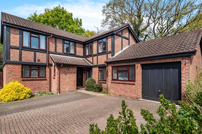 5 Bedroom Detached House For Sale In Guildford Drive, Valley Park, Chandlers Ford, SO53