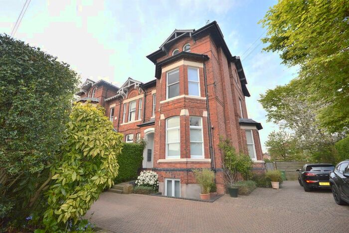 2 Bedroom Flat To Rent In Broomville Avenue, Sale, M33