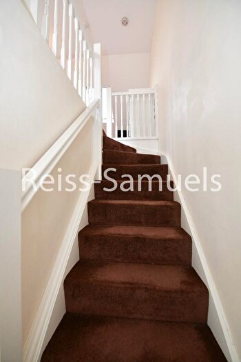 6 Bedroom Town House To Rent In Ambassador Square, London, E14