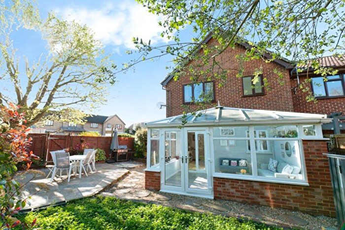 2 Bedroom End Of Terrace House For Sale In Teazlewood Park, Leatherhead, Surrey, KT22