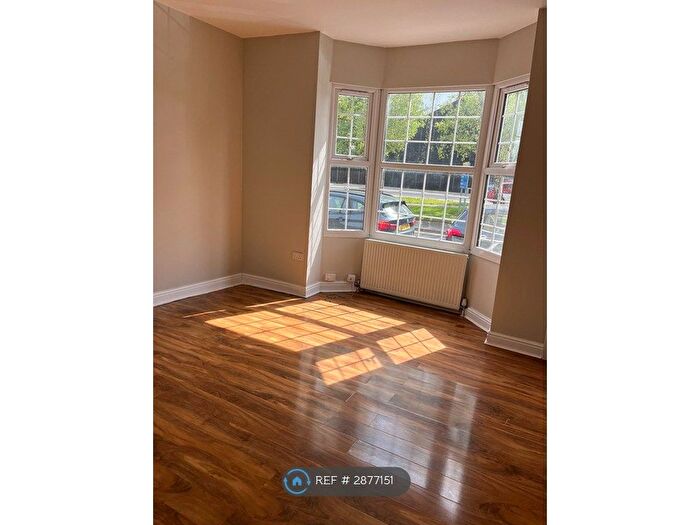 4 Bedroom Semi-Detached House To Rent In Little Lane, West Bromwich, B71