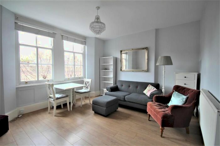 1 Bedroom Flat To Rent In Cross Street, Islington, London, N1