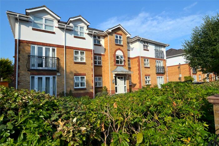 1 Bedroom Flat To Rent In Rosebank Close, Teddington, TW11