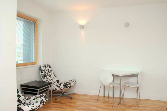 Studio To Rent In St Pancras Way, Camden, London, NW1