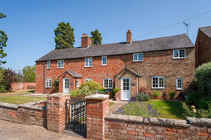 3 Bedroom Cottage For Sale In Burmington, Warwickshire, CV36