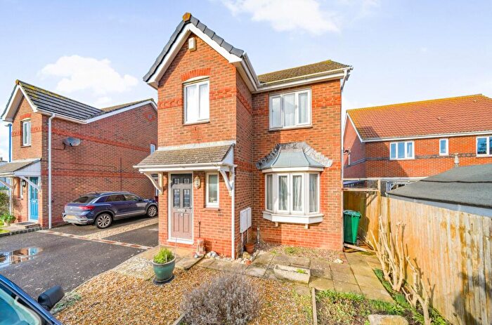 3 Bedroom Detached House For Sale In Grafton Road, Selsey, PO20