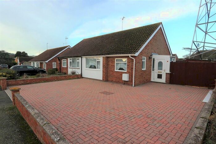 2 Bedroom Semi-Detached Bungalow To Rent In Hastings Close, Polegate BN26