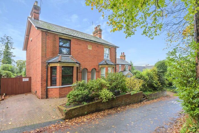 3 Bedroom Semi-Detached House To Rent In Sunninghill, Berkshire, SL5