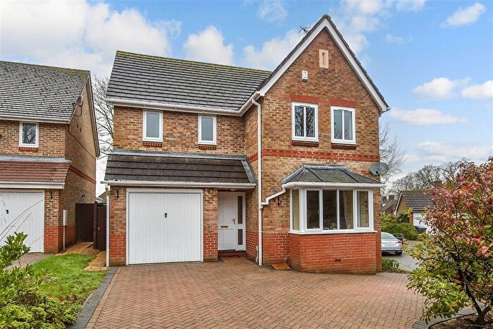 4 Bedroom Detached House For Sale In The Stennings, East Grinstead, West Sussex, RH19
