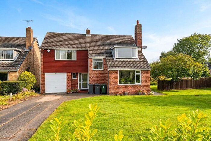 4 Bedroom Detached House To Rent In West Dene, Alwoodley, Leeds, LS17