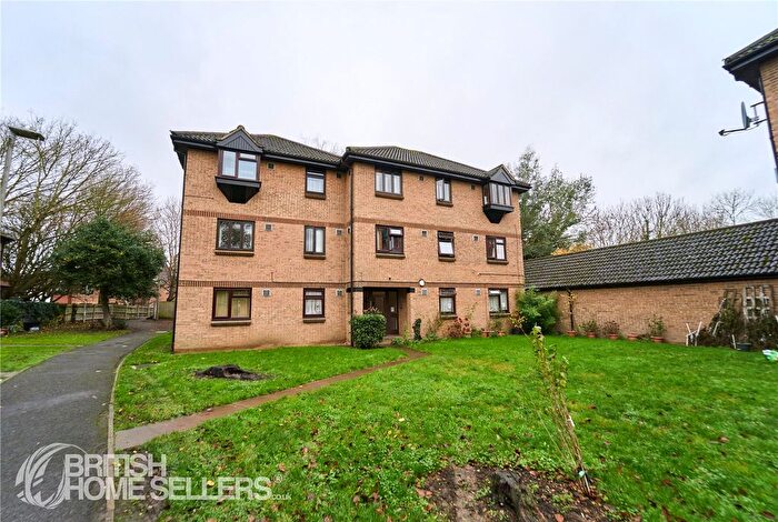 2 Bedroom Flat For Sale In Vicarage Way, Colnbrook, Slough, Berkshire, SL3