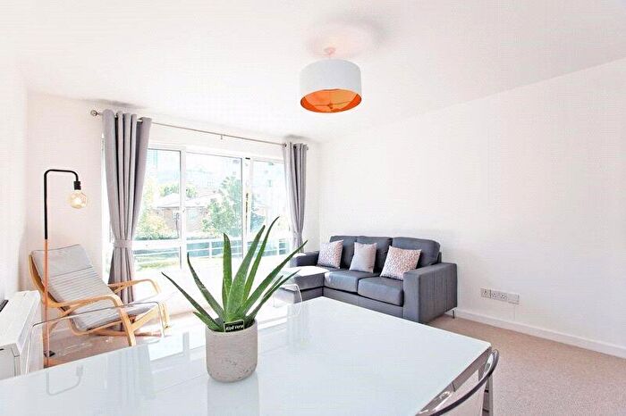 1 Bedroom Flat To Rent In Bogart Court, Premiere Place, London, E14