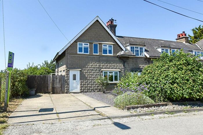 3 Bedroom End Of Terrace House For Sale In Old Church Road, Burham, ME1