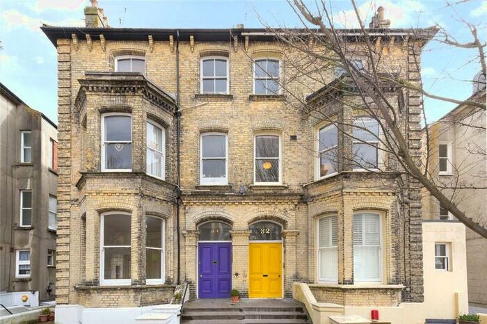 2 Bedroom Flat To Rent In Selborne Road, Hove, East Sussex, BN3