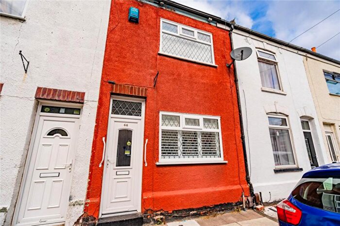 3 Bedroom Terraced House For Sale In Rutland Street, Grimsby, Lincolnshire, DN32