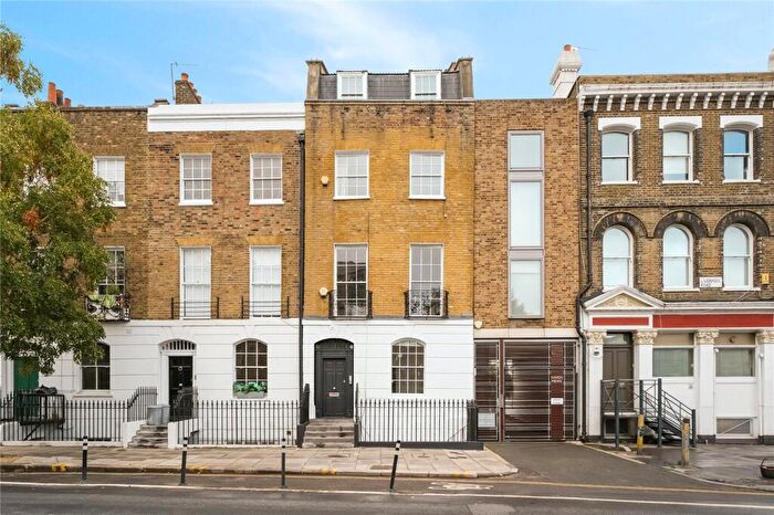 2 Bedroom Maisonette For Sale In Liverpool Road, Islington, London, N1