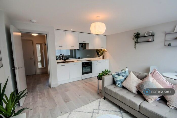 1 Bedroom Flat To Rent In North Place, Stockport, SK1