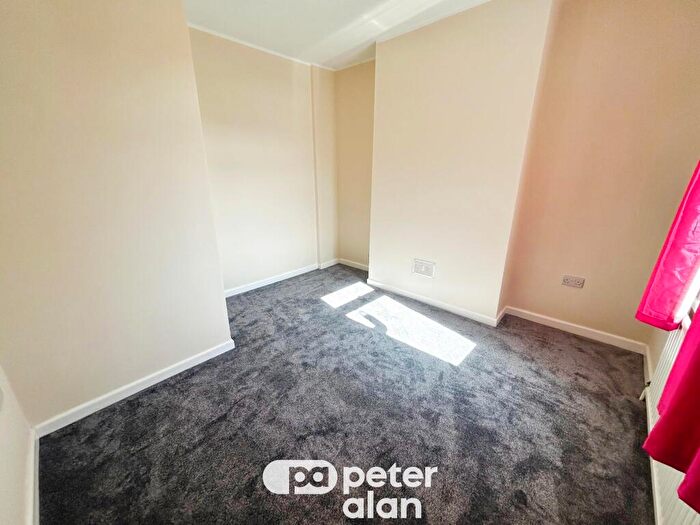 4 Bedroom House To Rent In Herne Street, Neath, SA11