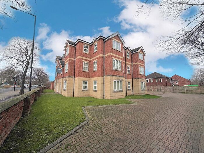 2 Bedroom Flat For Sale In Marton Road, Middlesbrough, TS4