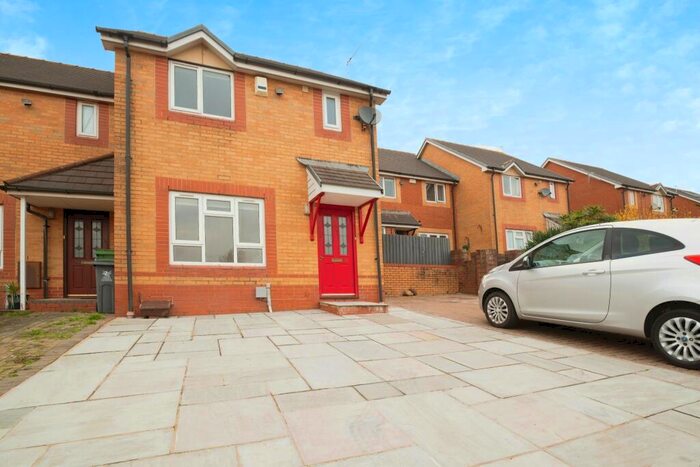 3 Bedroom Semi-Detached House To Rent In Butterfield Drive, Pontprennau, Cardiff, CF23