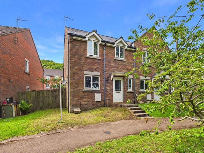 3 Bedroom End Of Terrace House For Sale In Ross Road, Mitcheldean, GL17