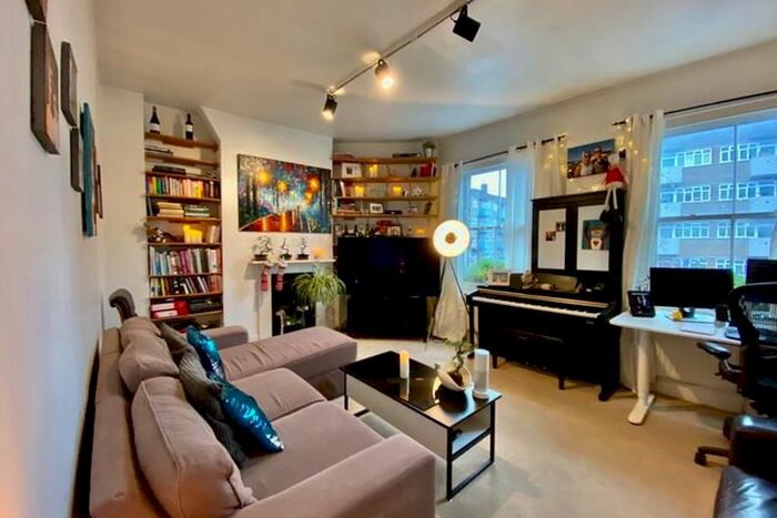 1 Bedroom Flat To Rent In Southwark Bridge Road, Borough, SE1