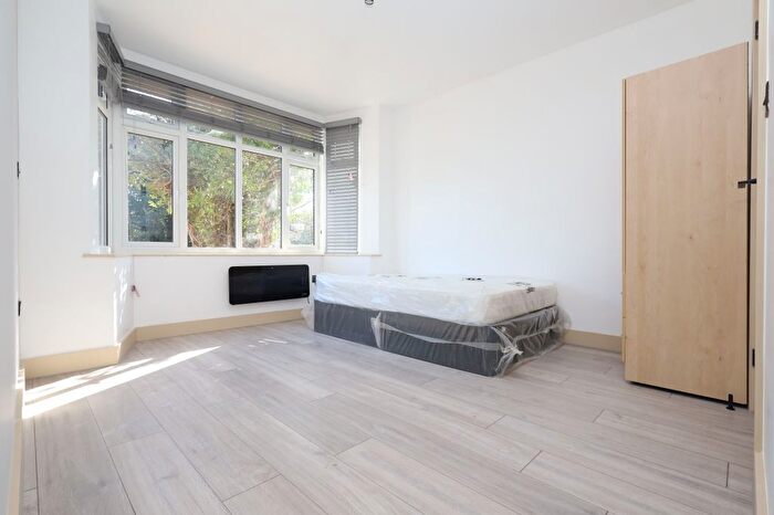 Studio To Rent In Lincoln Road, North Harrow, HA2