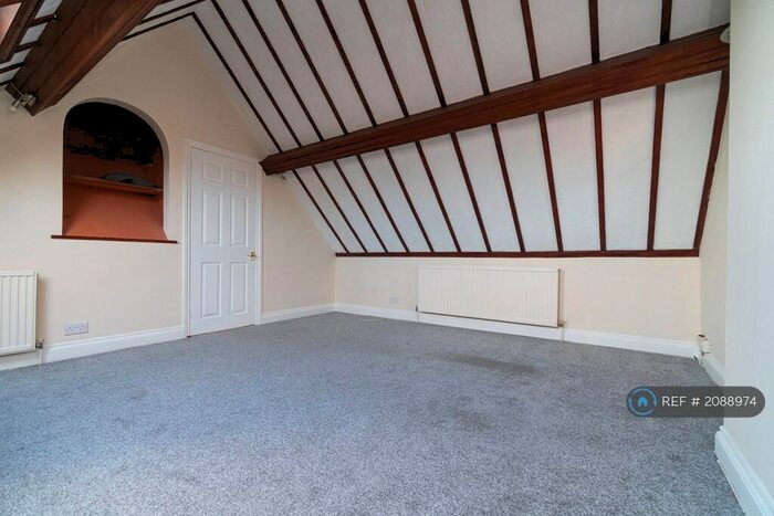 1 Bedroom Flat To Rent In Woodlands Road, Redhill, RH1