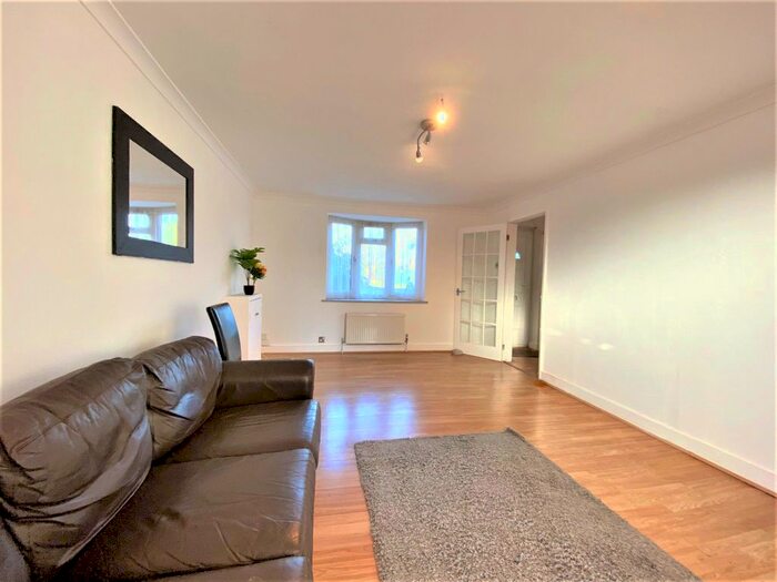 3 Bedroom Terraced House To Rent In Lovel End, Chalfont St Peter SL9