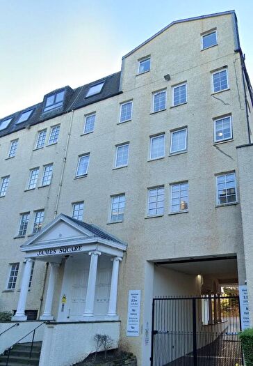 2 Bedroom Flat To Rent In Caledonian Crescent, Edinburgh, EH11