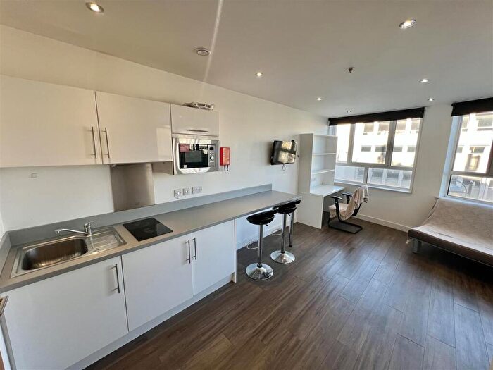 Flat To Rent In Market Place, City Centre, Sheffield, S1