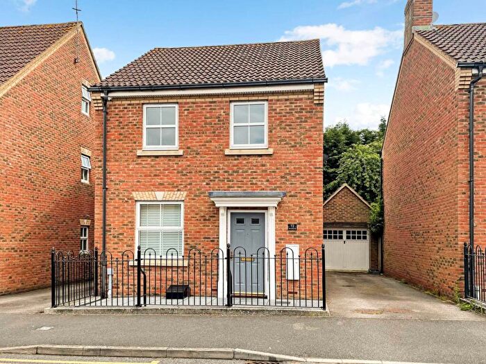 3 Bedroom Detached House To Rent In Great Meadow Way, Aylesbury, HP19