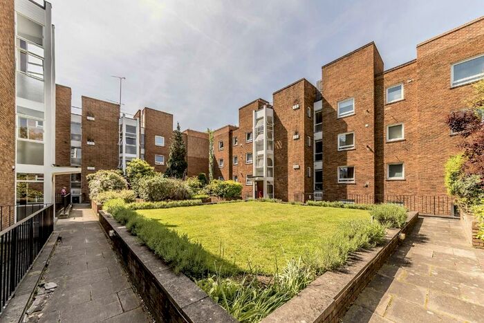 2 Bedroom Flat To Rent In Church Road, Richmond, TW10