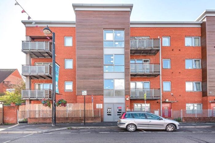 1 Bedroom Flat To Rent In Guildmaster Court, High Wycombe, HP11