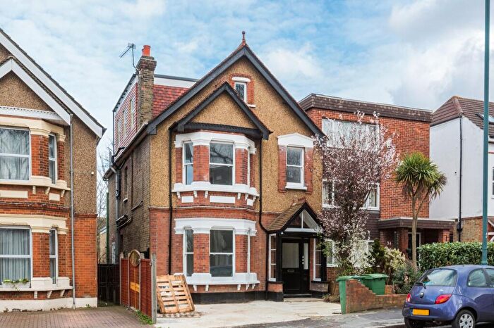 2 Bedroom Flat For Sale In Park Lane, Wallington, SM6