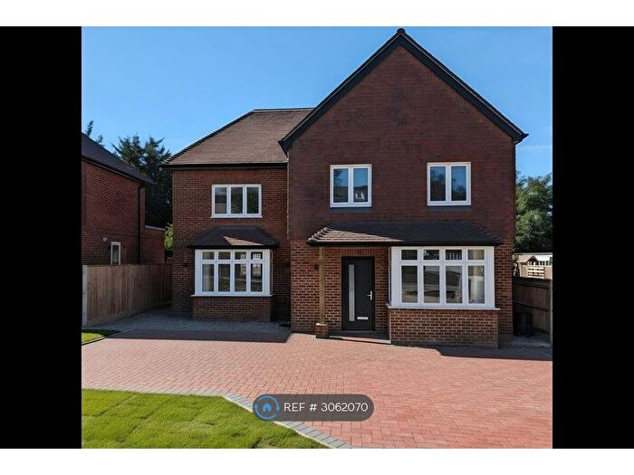 4 Bedroom Detached House To Rent In Lothian Wood, Tadworth, KT20
