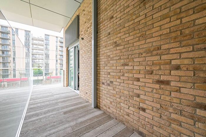 2 Bedroom Flat To Rent In Laurel Point, Stratford, London, E20