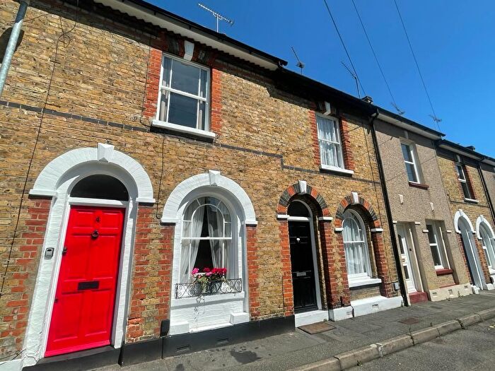 2 Bedroom Terraced House To Rent In Christchurch Road, Gravesend, DA12