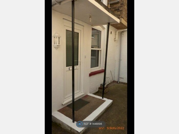 2 Bedroom Flat To Rent In Mill Road, Lowestoft, NR33