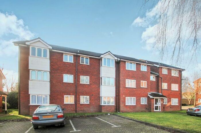 1 Bedroom Flat To Rent In Vicarage Close, Northolt, UB5