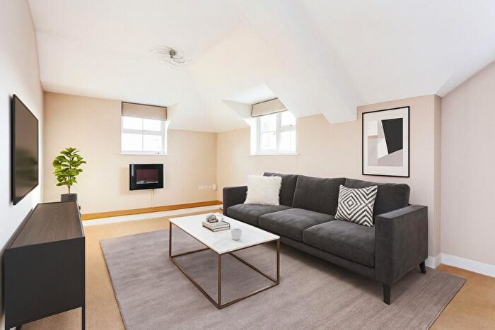 2 Bedroom Apartment To Rent In Rykmansford Road Fleet, GU51